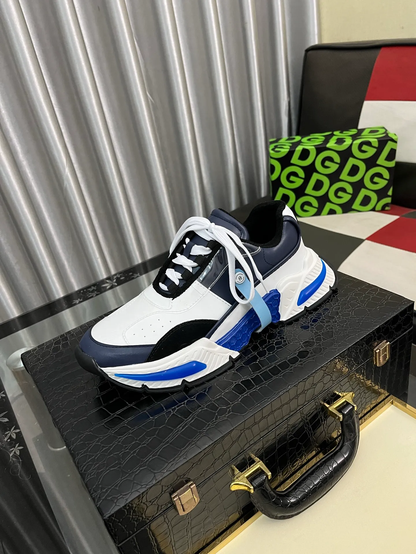 Men's shoes💰560⌚️⌚️【DG】Latest official website casual, men's shoes original quality imported cowhide➕Yangli [Proud] In terms of materials and workmanship, it beats all versions on the market💕Highest quality shipments. Real photos, imported fabrics highlight the unique charm of the brand😘The shoelaces are also original custom-made👻Classic lace-up shoes, very comfortable on the feet, size 36-46